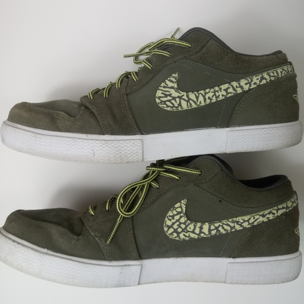 Nike Air Jordan Retro V.1 Cargo Khaki/Yellow Shoes - Picture 6 of 8
